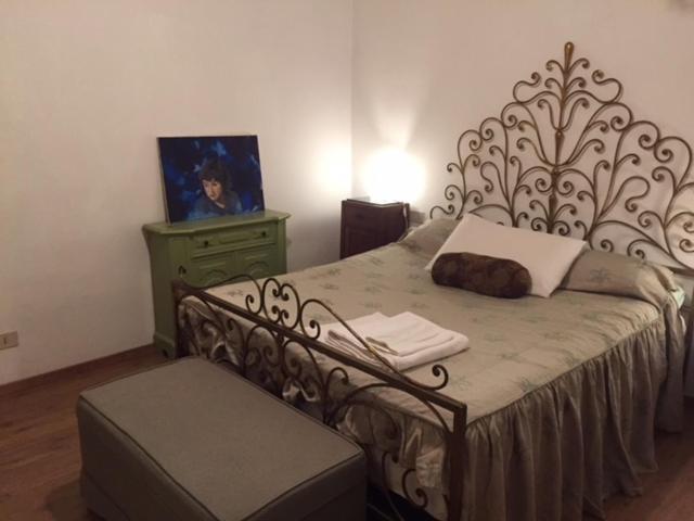 Double Large Room In Santo Spirito Oltrarno Firenze Bagian luar foto